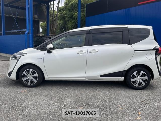 Toyota SIENTA 2019-08 8379327-13