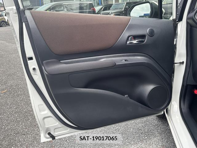Toyota SIENTA 2019-08 8379327-14