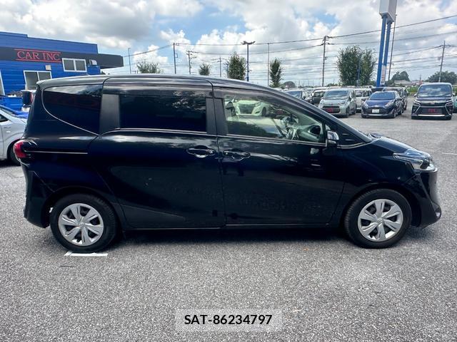 Toyota SIENTA 2021-06 8379328-9
