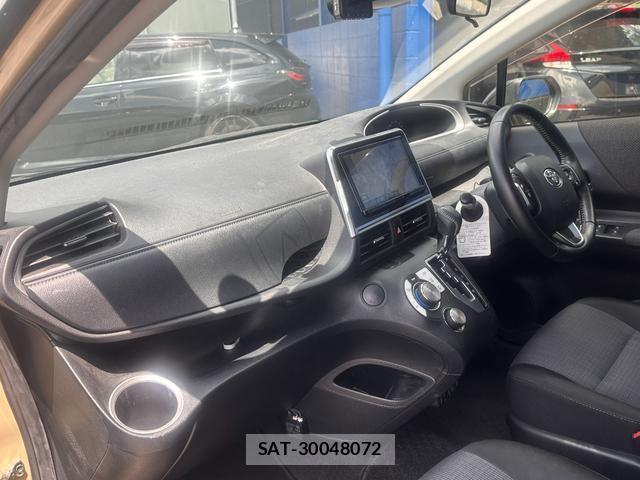 Toyota SIENTA 2021-08 8379345-12