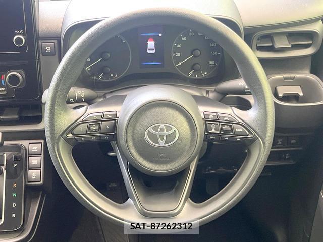 Toyota SIENTA 2024-10 8379399-11