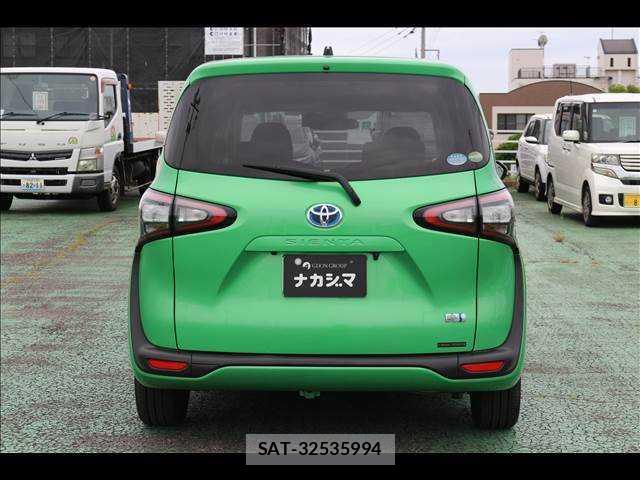 Toyota SIENTA 2017-07 8379505-1