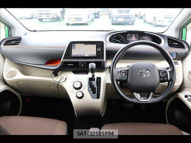 Toyota SIENTA 2017-07 8379505-2