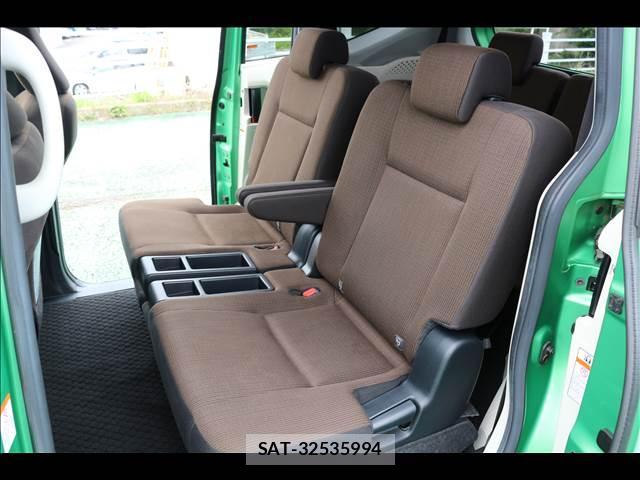 Toyota SIENTA 2017-07 8379505-6