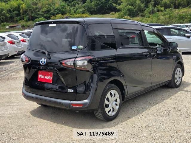 Toyota SIENTA 2015-12 8379630-12