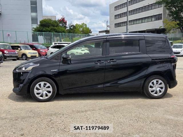 Toyota SIENTA 2015-12 8379630-16
