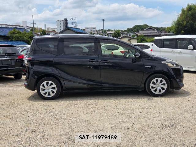 Toyota SIENTA 2015-12 8379630-2