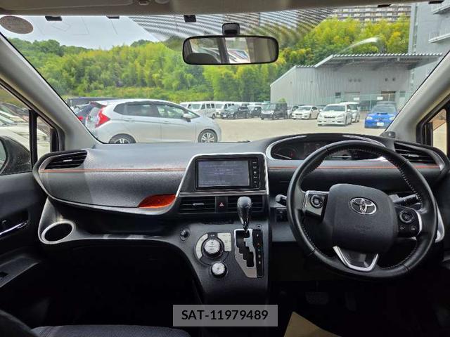 Toyota SIENTA 2015-12 8379630-7