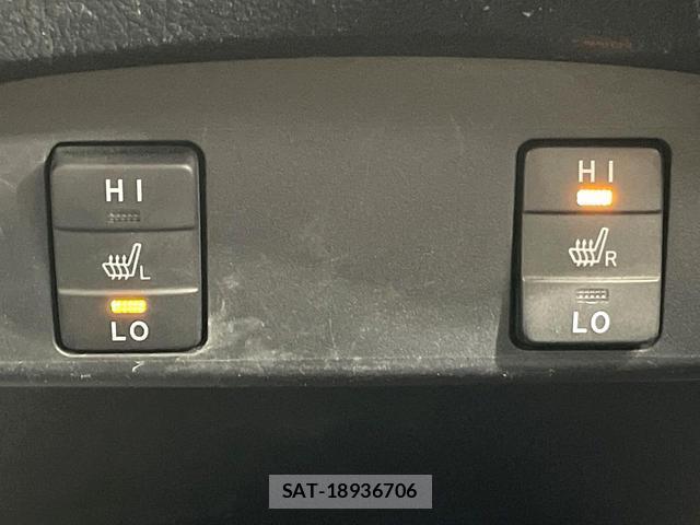 Toyota SIENTA 2018-08 8379941-6