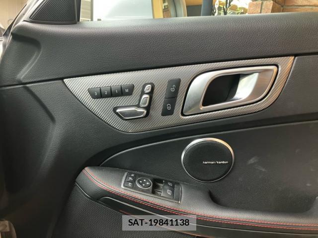 Mercedes Benz SLC 2016-05 8378886-10