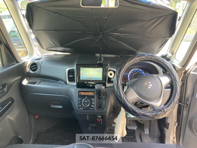 Suzuki SPACIA 2013-10 8379129-9