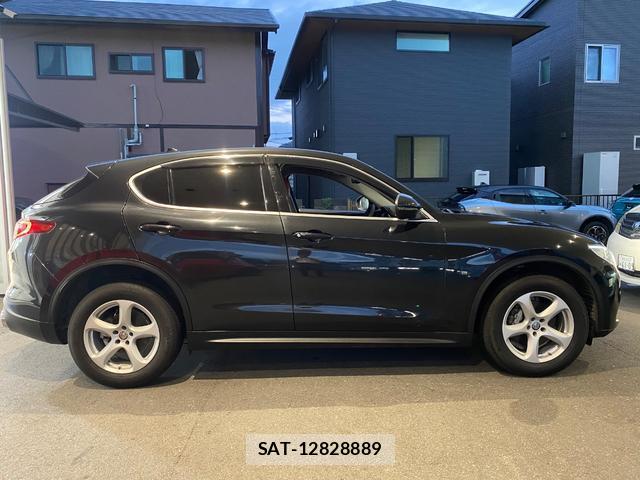 ALFA ROMEO STELVIO 2019-03 8378521-5