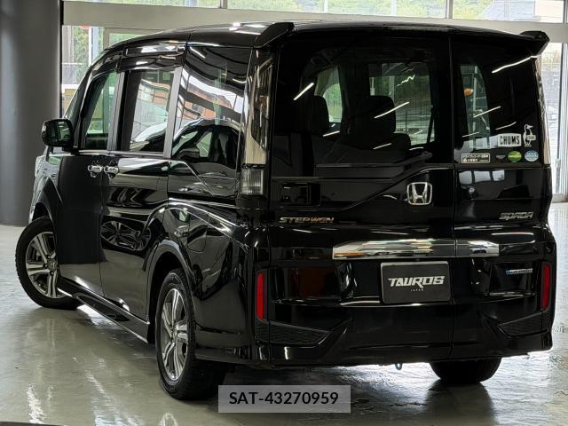 Honda e 2017-12 8378665-14