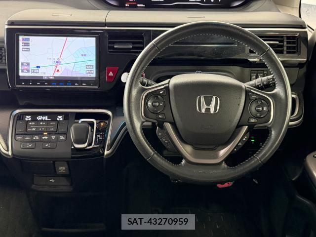 Honda e 2017-12 8378665-17