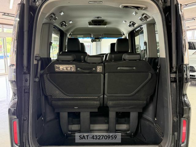 Honda e 2017-12 8378665-18