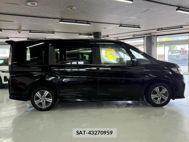 Honda e 2017-12 8378665-3