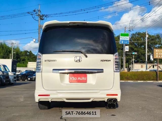 Honda e 2013-12 8378731-10