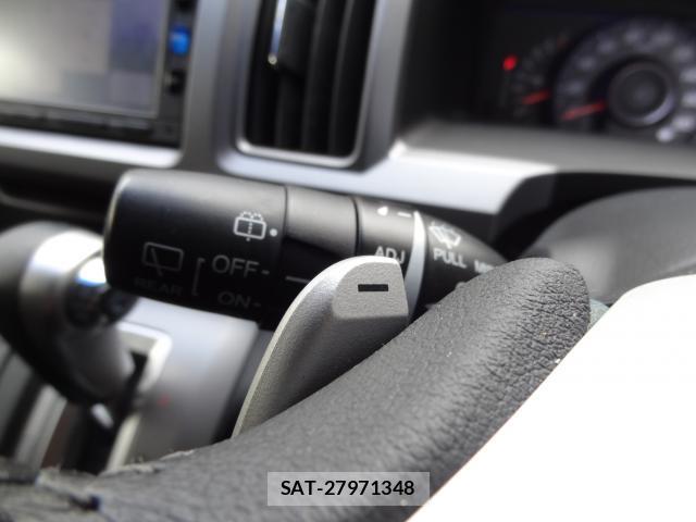Honda e 2013-07 8379468-15