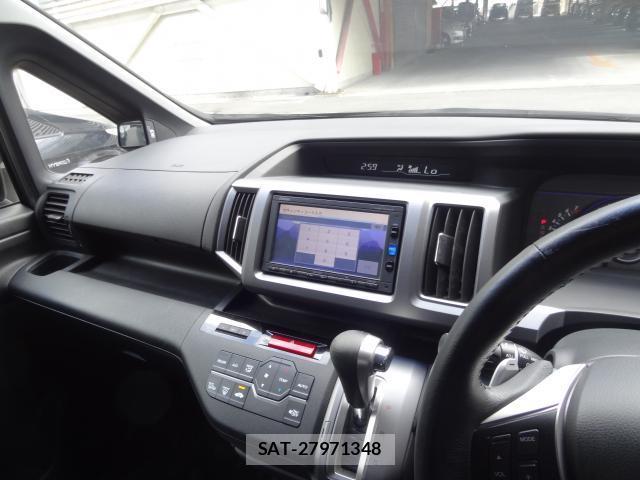 Honda e 2013-07 8379468-16