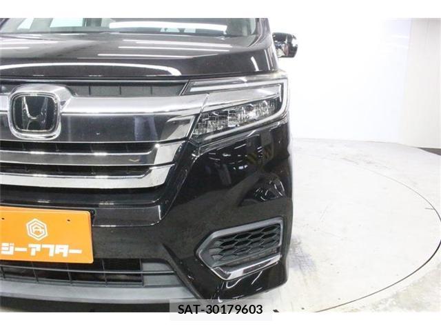 Honda e 2017-10 8380075-12