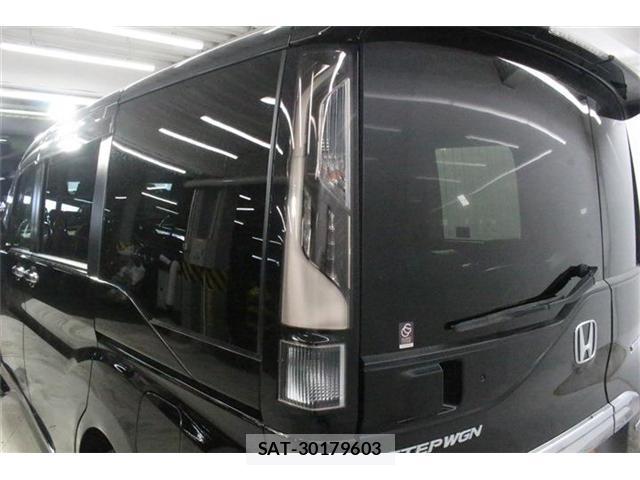Honda e 2017-10 8380075-15