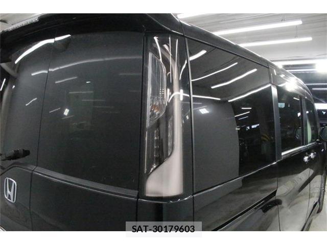 Honda e 2017-10 8380075-16