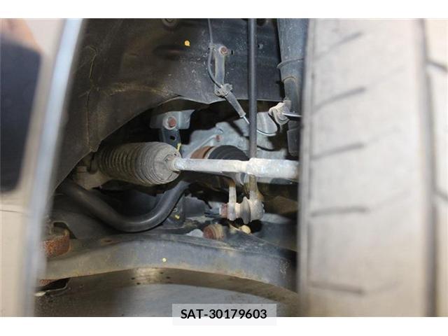 Honda e 2017-10 8380075-17