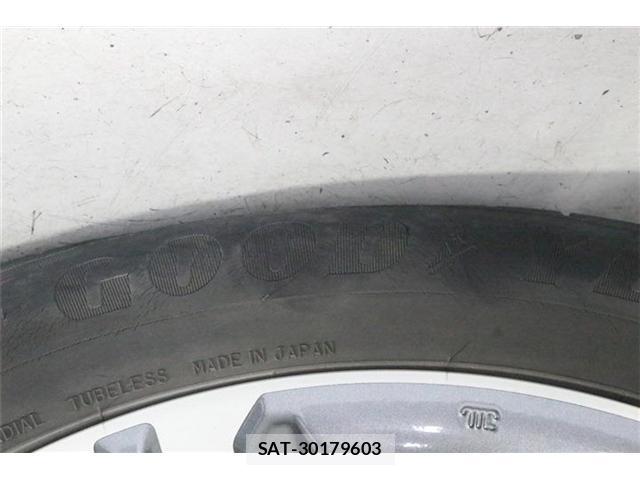 Honda e 2017-10 8380075-18