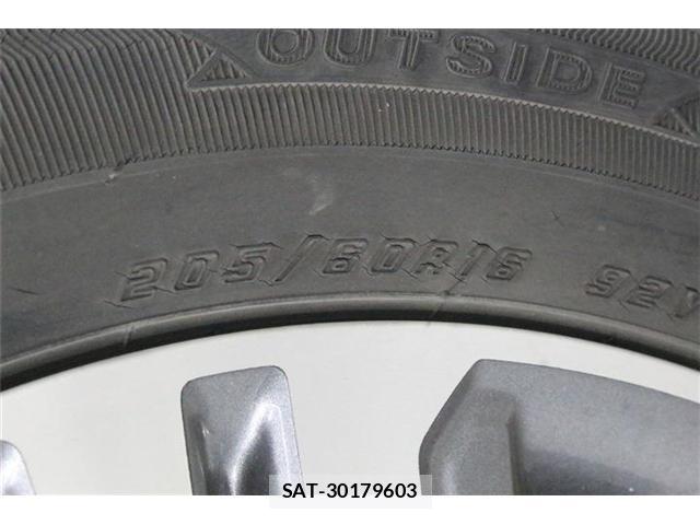 Honda e 2017-10 8380075-19