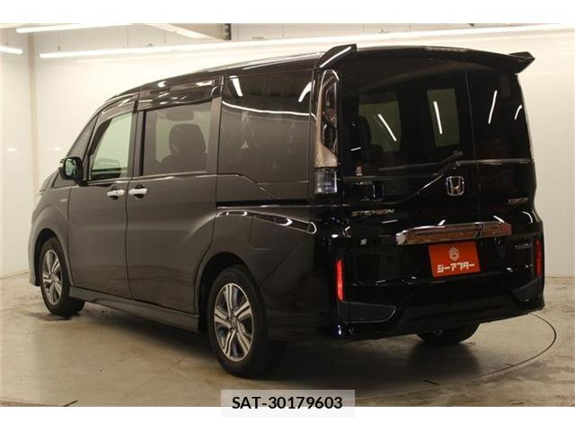 Honda e 2017-10 8380075-6