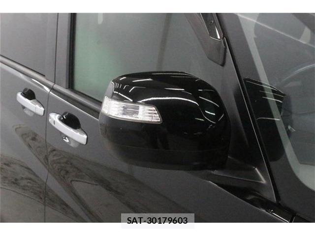 Honda e 2017-10 8380075-9