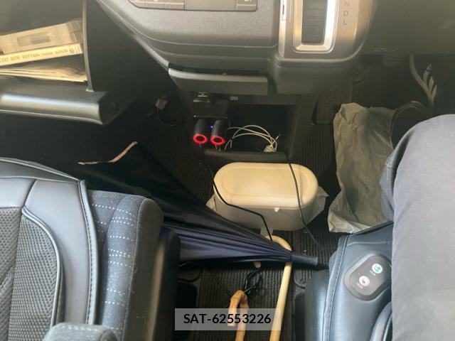 Honda e 2009-10 8379829-18