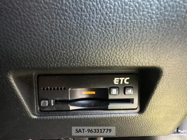 Suzuki SWIFT 2018-01 8380135-10