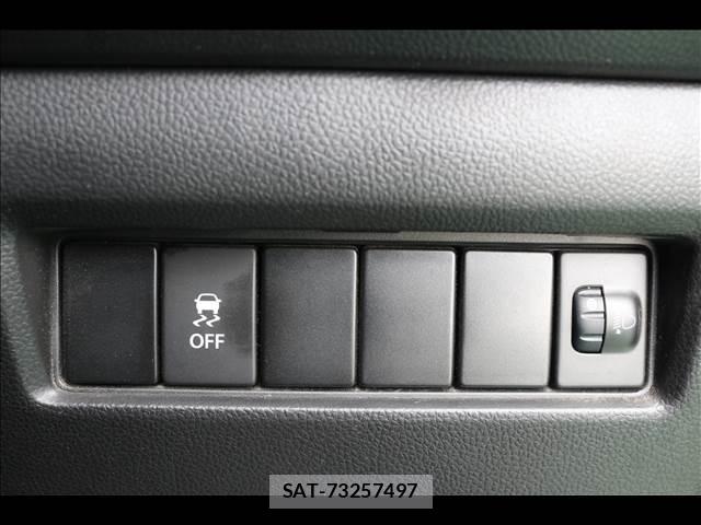 Suzuki SWIFT 2019-04 8379501-13