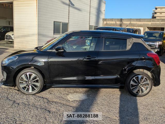 Suzuki SWIFT 2017-04 8379871-11