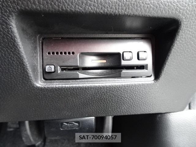 Suzuki SWIFT 2018-06 8380168-8