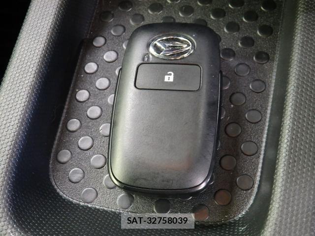 Daihatsu TAFT 2026-02 8379762-5