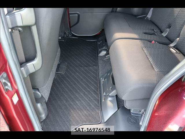 Toyota TANK 2019-03 8379503-10