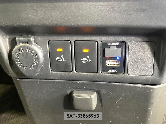 Toyota TANK 2017-08 8379935-5