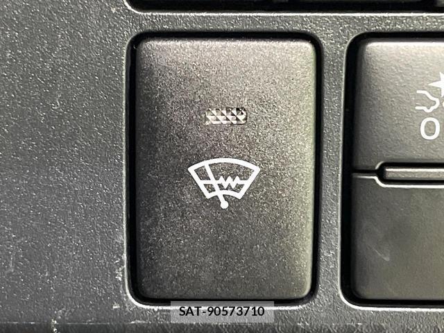 Toyota TANK 2018-06 8380042-2