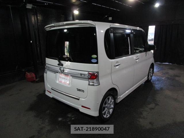 Daihatsu TANTO 2010-10 8379544-6
