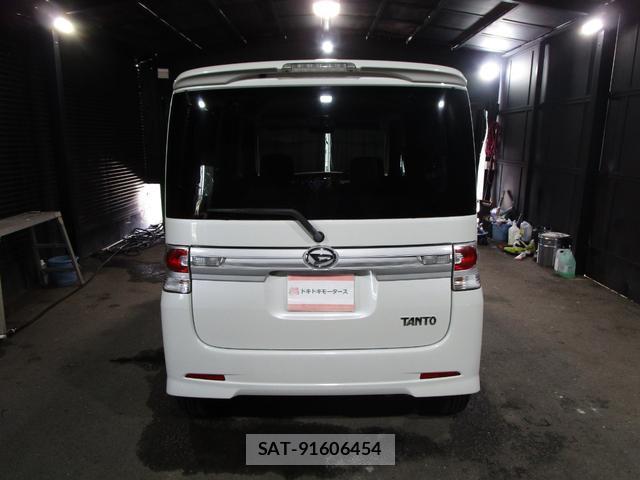 Daihatsu TANTO 2011-06 8379545-5
