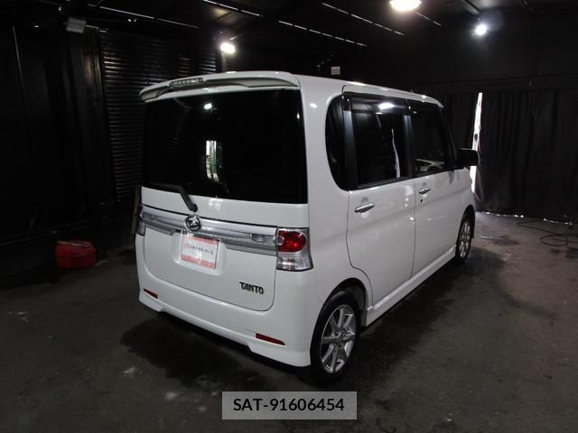 Daihatsu TANTO 2011-06 8379545-6