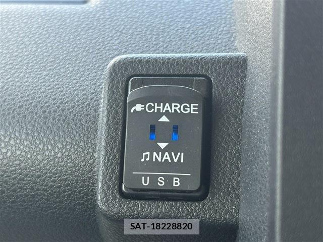 Daihatsu TANTO 2021-07 8379906-17