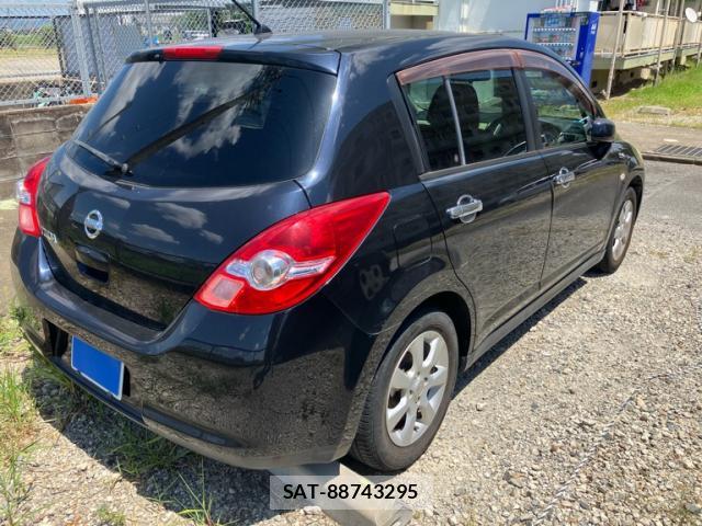 Nissan TIIDA 2008-12 8379024-13
