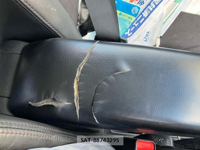 Nissan TIIDA 2008-12 8379024-19