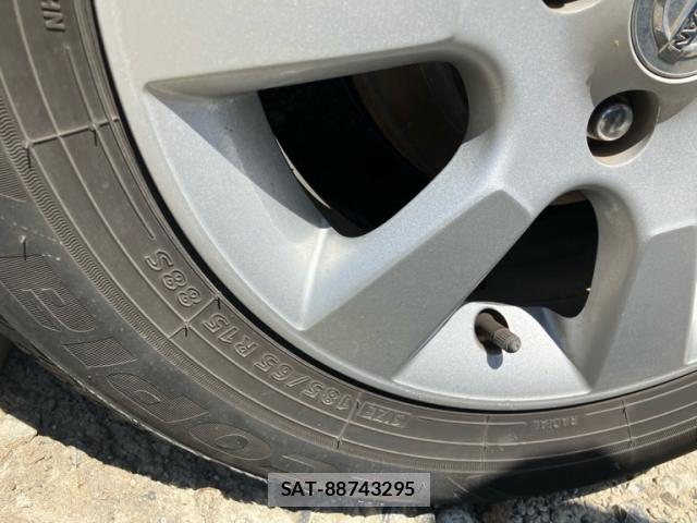 Nissan TIIDA 2008-12 8379024-9