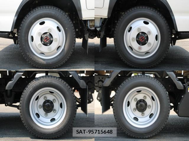 Mazda TITAN 2020-03 8379242-16