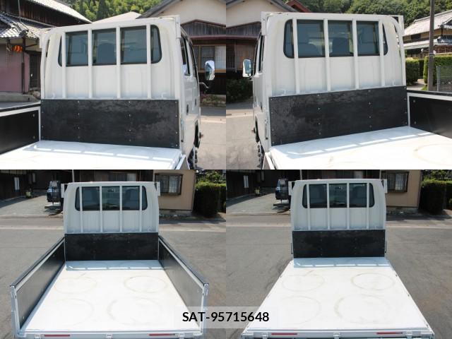 Mazda TITAN 2020-03 8379242-6