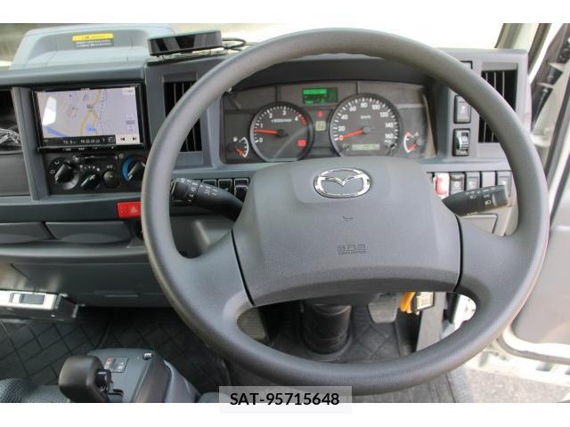 Mazda TITAN 2020-03 8379242-7